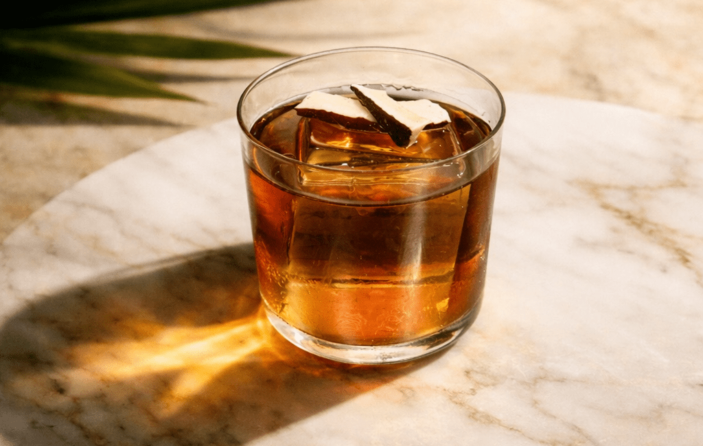 Coconut Old Fashioned Cocktail mit Caribbean Rum Project Coconut Rum