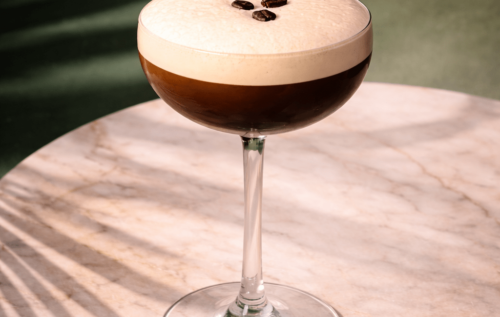 Rum Espresso Martini Cocktail mit Caribbean Rum Project Espresso Liqueur